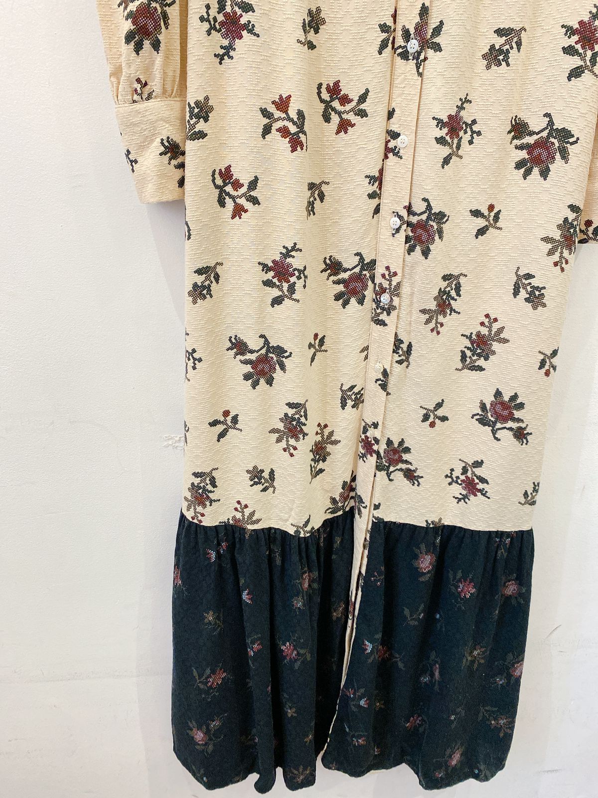 Vestido flores barra preta Renner P
